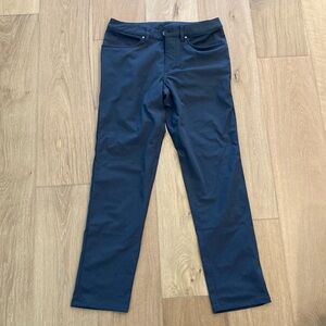Lululemon pants, size 31, dark gray